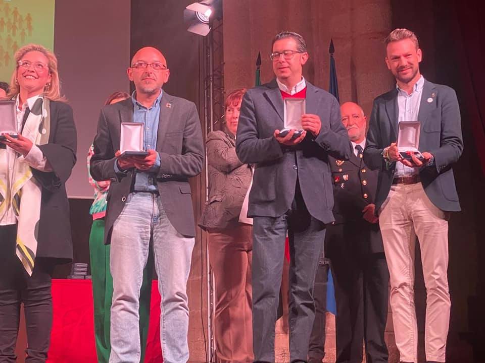 Jaraíz recibe una medalla por los 20 años de servicio de Protección Civil