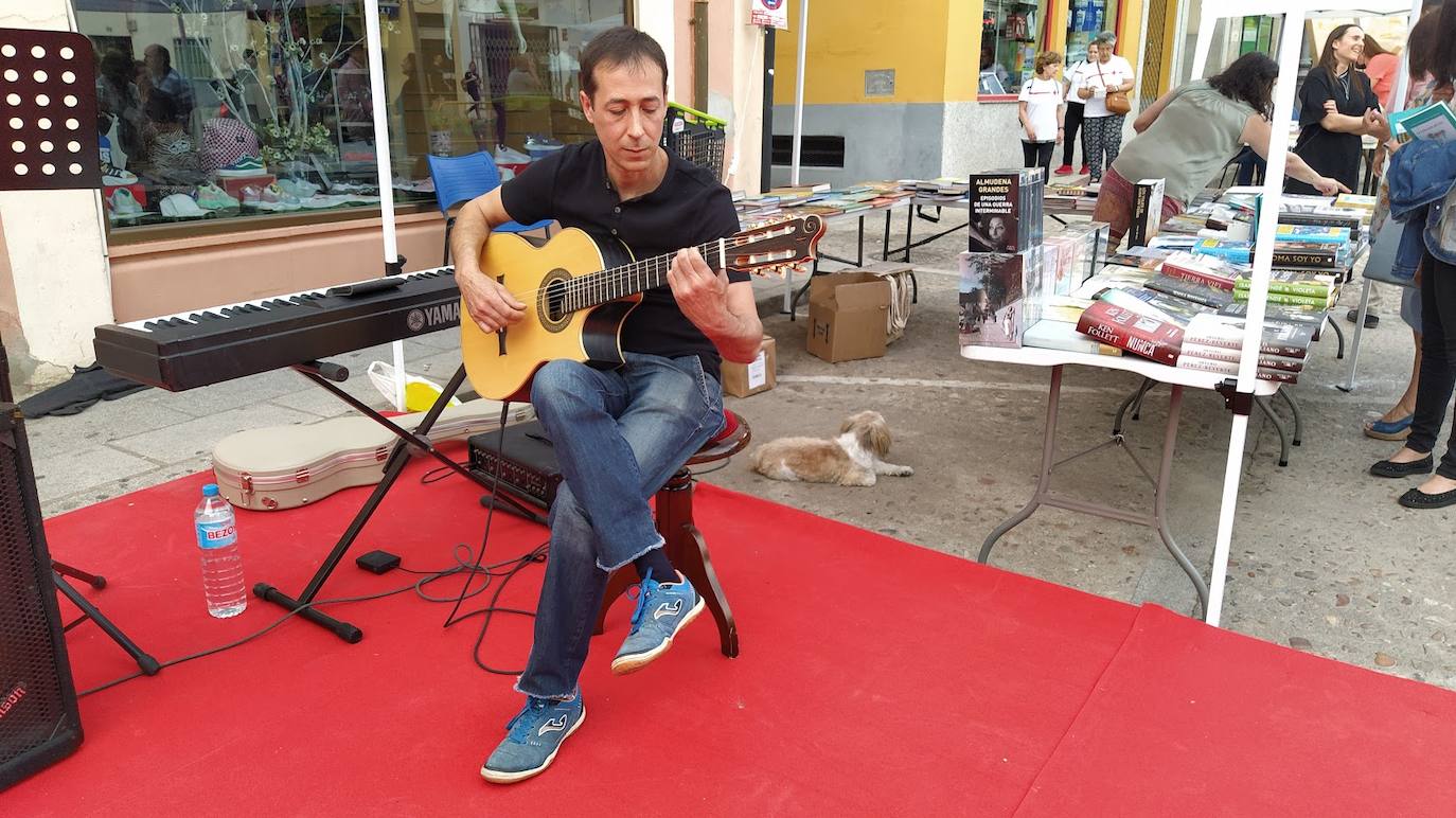 Música, lecturas y presentaciones hoy en la Feria del Libro