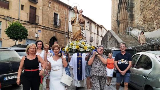 Los cultos en honor de la Virgen del Carmen finalizan con una procesión