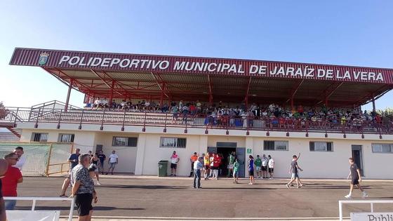 El polideportivo municipal estrena la tribuna norte