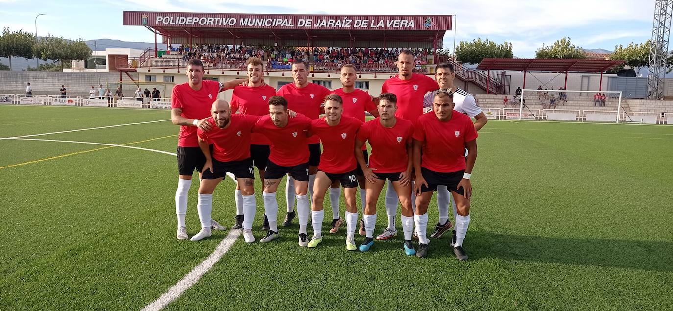 El Jaraíz que saltó al terreno de juego antes del inicio del partido.