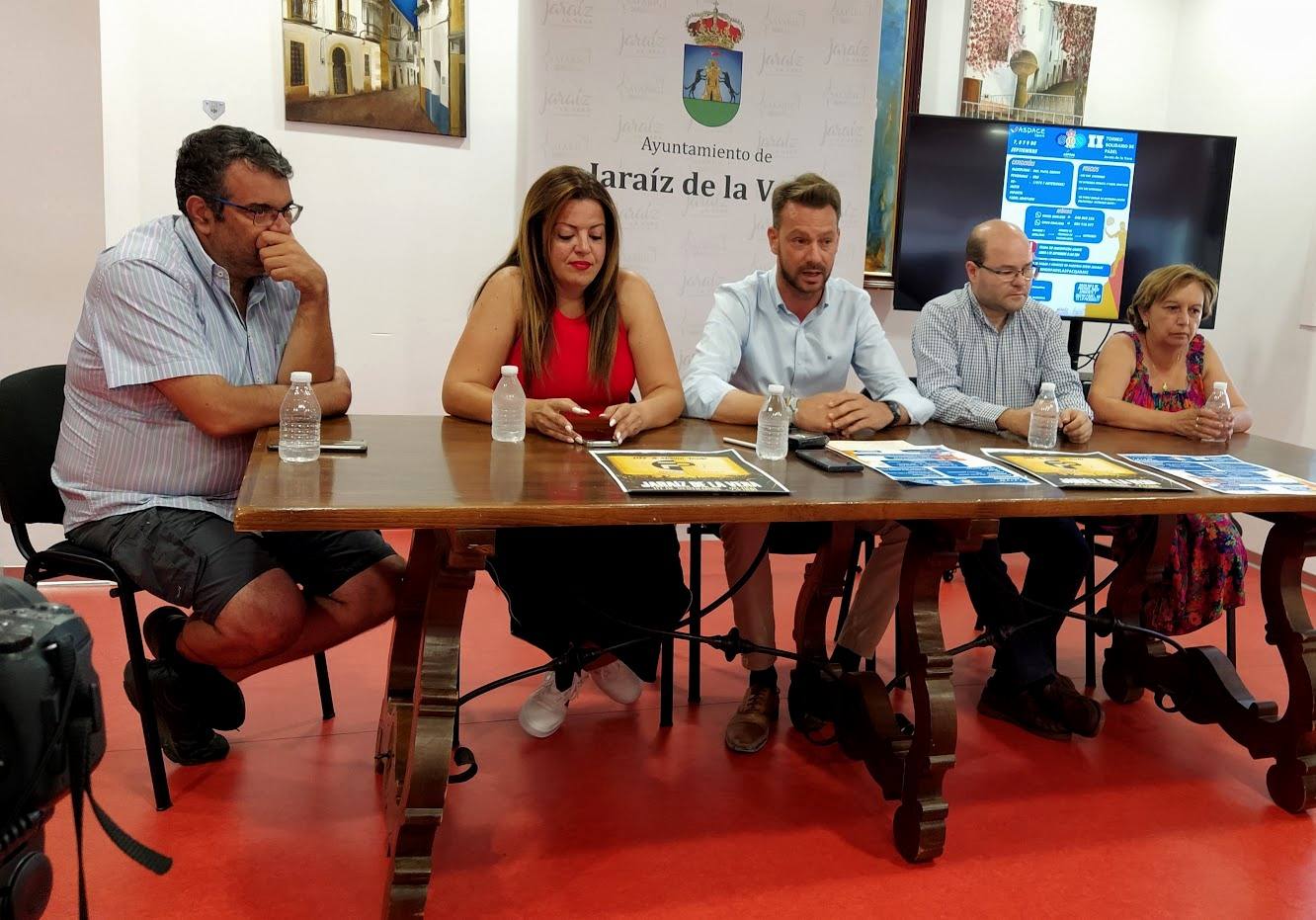 El alcalde dando cuenta de los dos eventos con motivo del Día de Extremadura.