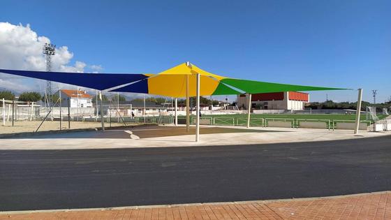 Realizan trabajos de mantenimiento en el polideportivo municipal