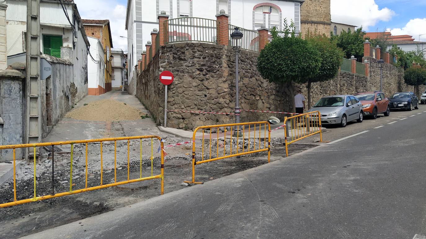 Salida a la avenida de la Constitución por la Ronda de San Miguel.
