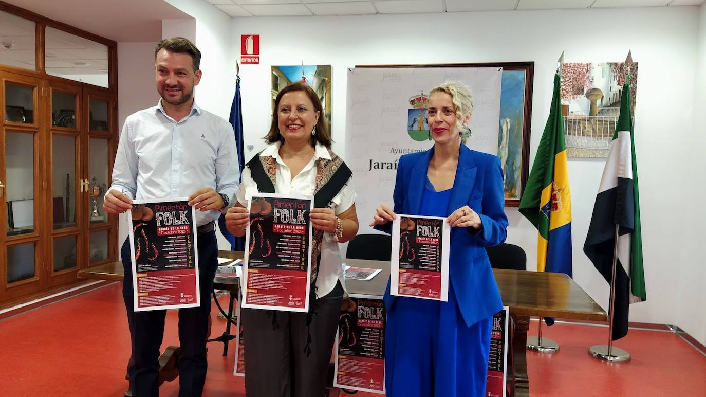 Presentación del festival por parte de Núñez, López y Sánchez.