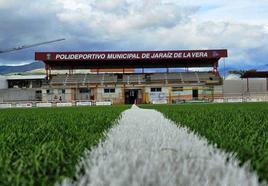 Campo de fútbol del polideportivo municipal de Jaraíz de la Vera, en donde ha tenido lugar el accidente en la mañana de este domingo.