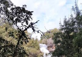 Cascada del aliviadero de la presa de Las Majadillas.