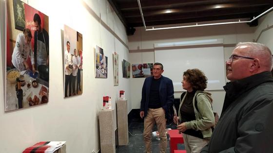 Una exposición de fotografías abre el Festival 'Sensaciones Pimentón de la Vera'