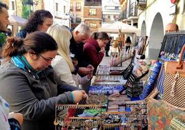 El mercado de San Andrés se celebra con música, artesanía y tradición
