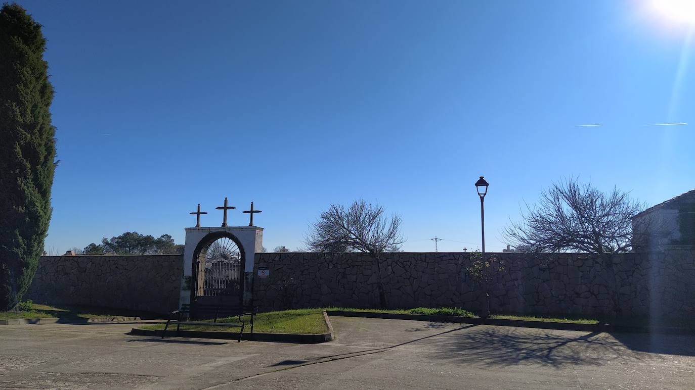 Entrada principal al cementerio viejo de Jaraíz de la Vera. 