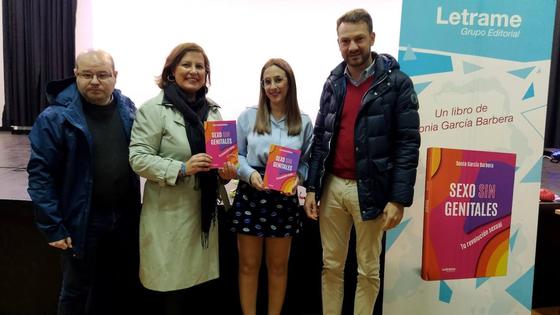La psicóloga jaraiceña Sonia García presenta su cuarto libro, 'Sexo sin genitales'