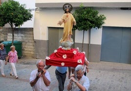 La imagen entrando en la iglesia de San Miguel.