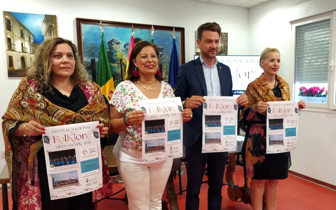 Emilia Ortiz, Montserrat López, Luis Miguel Núñez y Sandra Sánchez durante el acto de la presentación del festival.