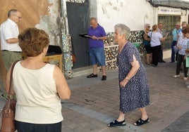 Una de las participantes en el torno de rana.