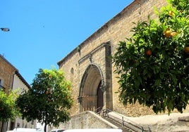Portada sur o del mediodía de la iglesia parroquial de Santa María.