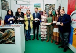La presidenta de la Junta en el estand de Jaraíz el pasado año.
