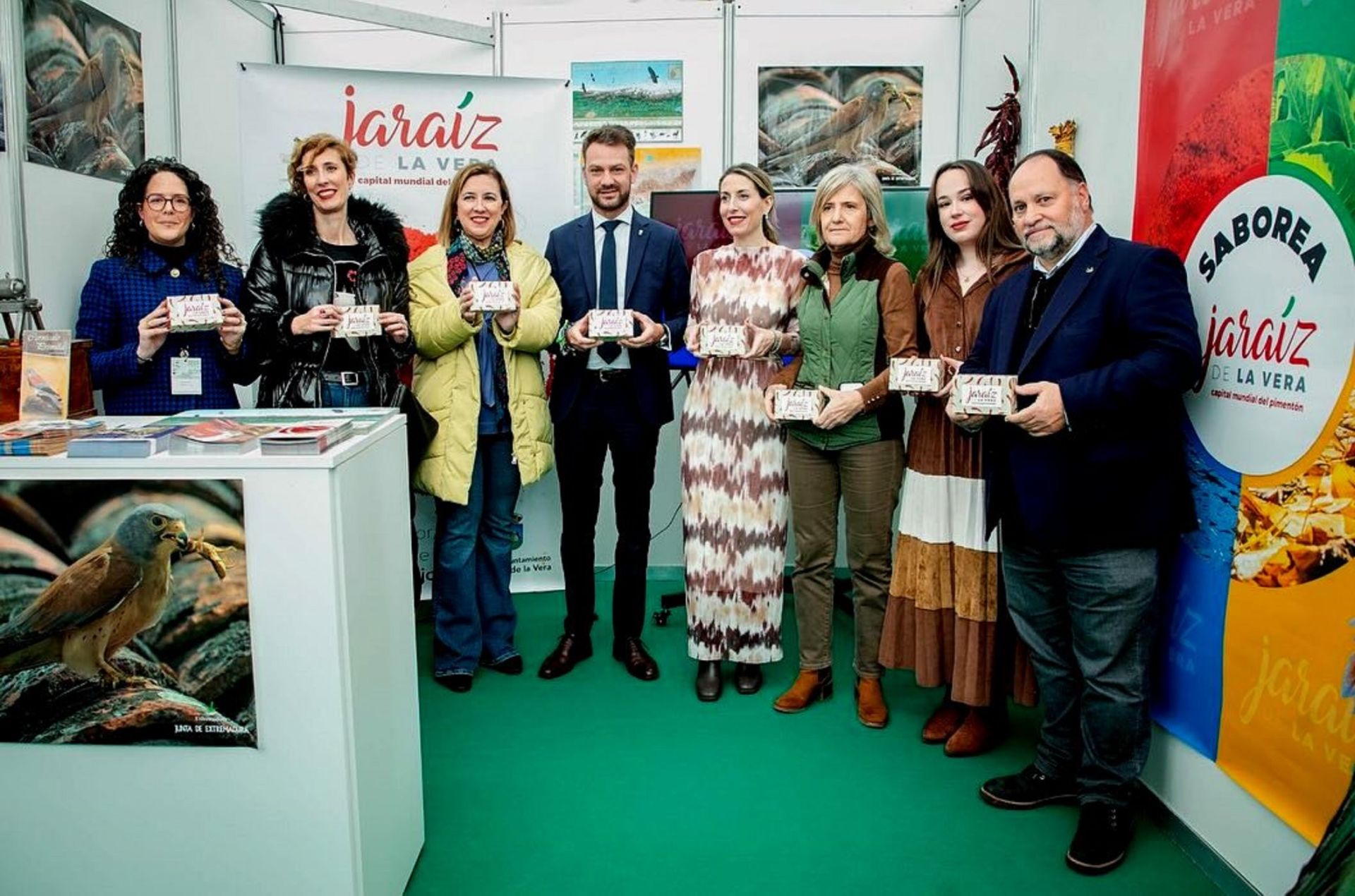 La presidenta de la Junta en el estand de Jaraíz el pasado año.