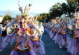 La peña CTH durante el desfile del pasado año, pregonera del Carnaval de 2025.