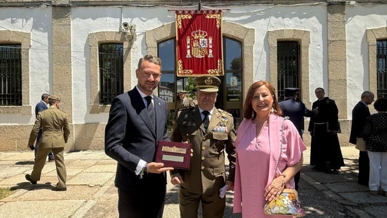 El Ayuntamiento distinguido por su implicación en la cultura de Seguridad y Defensa