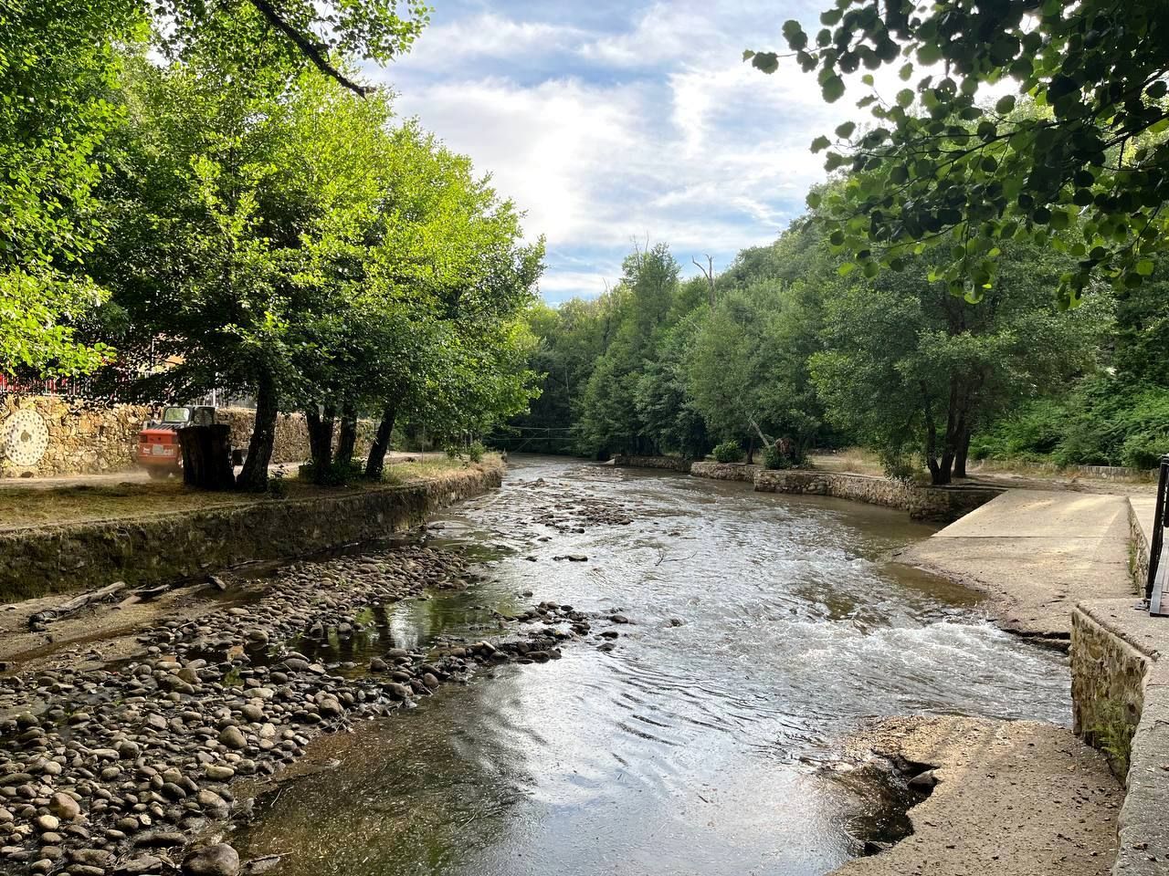 El Lago y Las Tablas se preparan para la temporada de baño