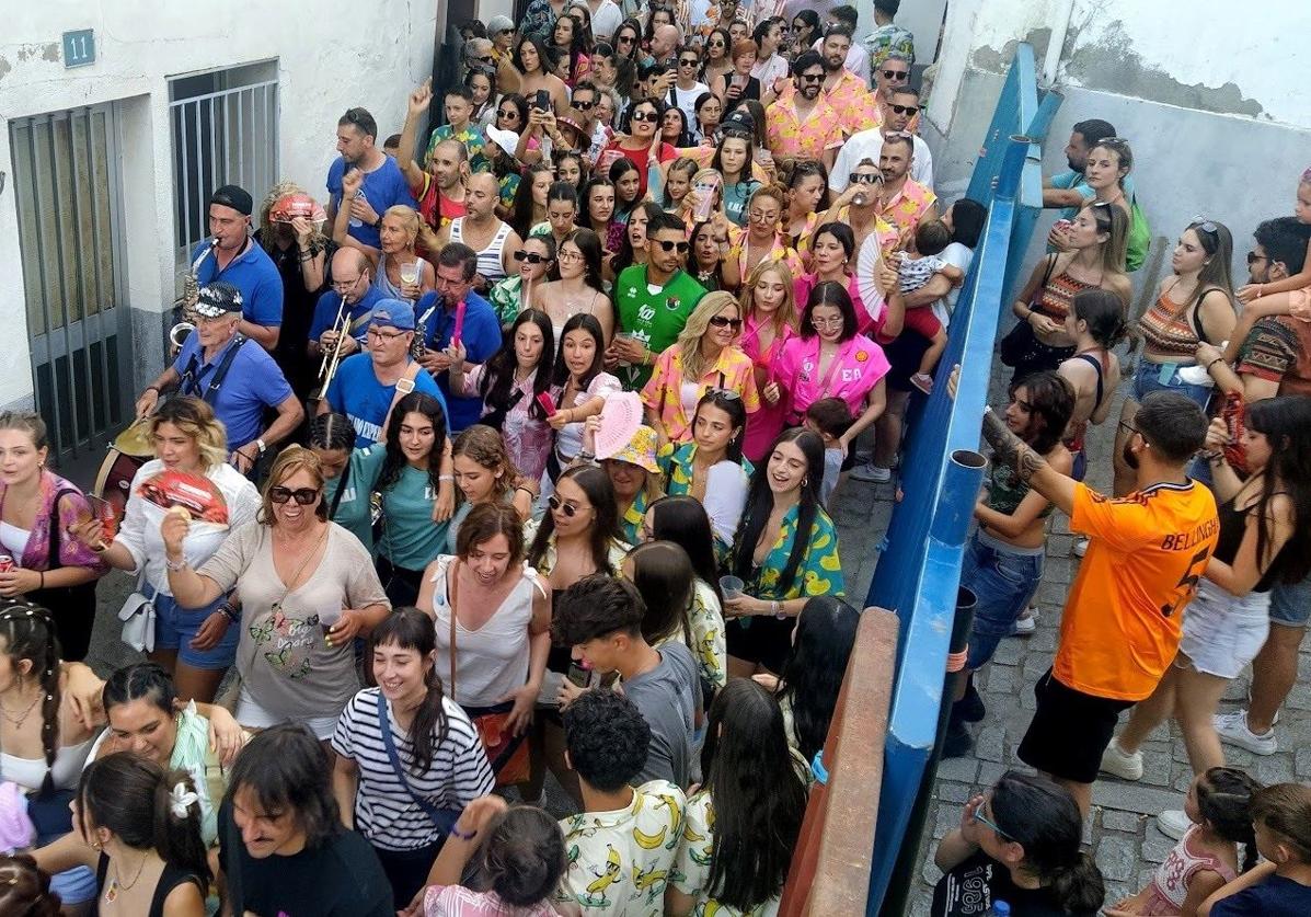 Pasacalle multitudinario de los encierros de las ferias agosteñas de Jaraíz.