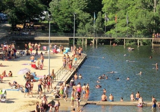 El Lago, entre las 10 mejores piscinas naturales extremeñas para refrescarse este verano