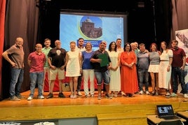 Foto de los alcaldes y alcaldesas que acudieron a la cita.