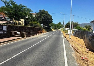 Dotan de acerado a varios puntos de la carretera Jaraíz-Pasarón