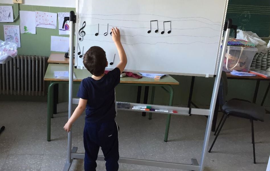 Alumno en una clase de iniciación, en el César Carlos I.