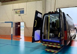 La unidad móvil de la Policía Nacional en su última visita a Jaraíz.