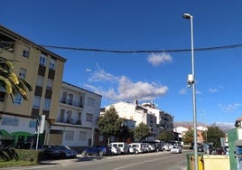 Una de las cámaras inteligentes de tráfico ubicada junto a la estación de autobuses.