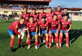 El CF Jaraíz al inicio del partido, disputado en el polideportivo municipal.