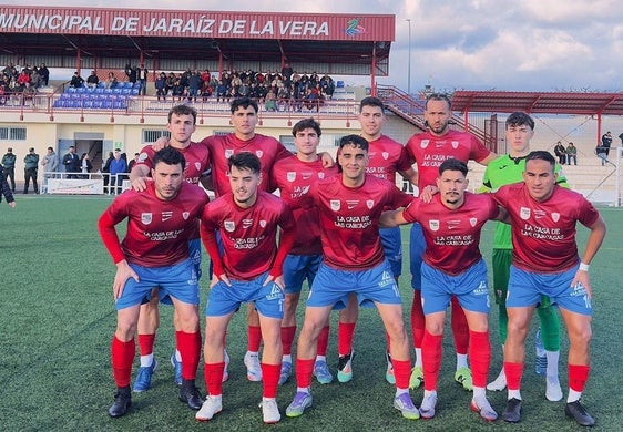 Alineación incial del Jaraíz ante el Monthermoso.