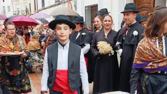 Jaraíz se viste del traje regional para celebrar la boda tradicional