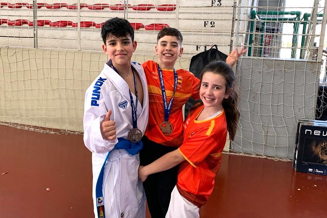 Varios de los medallistas.