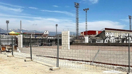 Avanzan las obras del sur del polideportivo de cara al verano