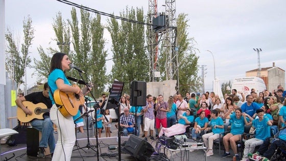 Concierto de Nerea Mateos con motivo del torneo de pádel solidario