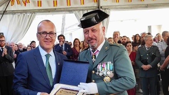 Chaparro con el alcalde moralo, Enrique Hueso