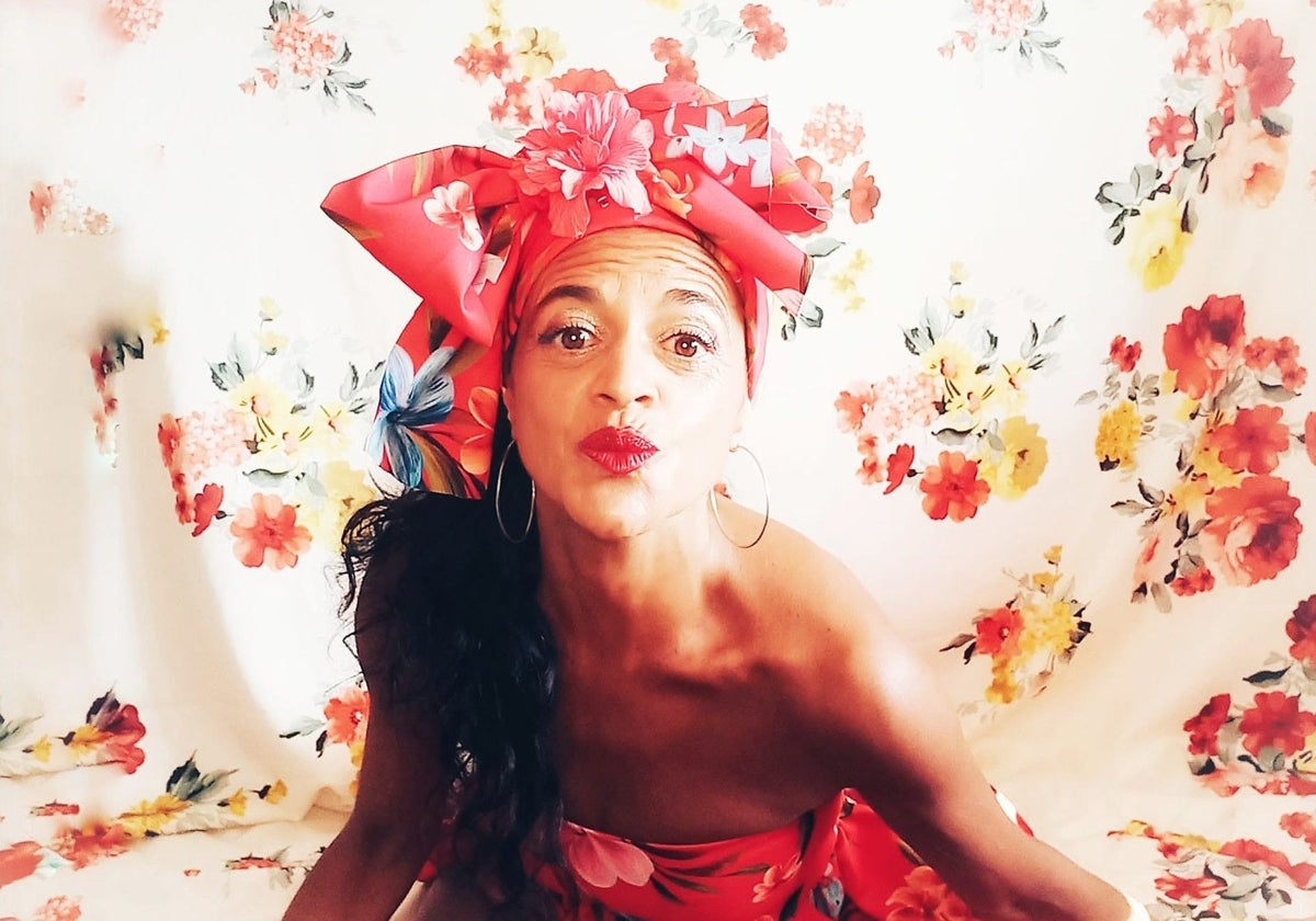 Eva Jabón, Farandulera