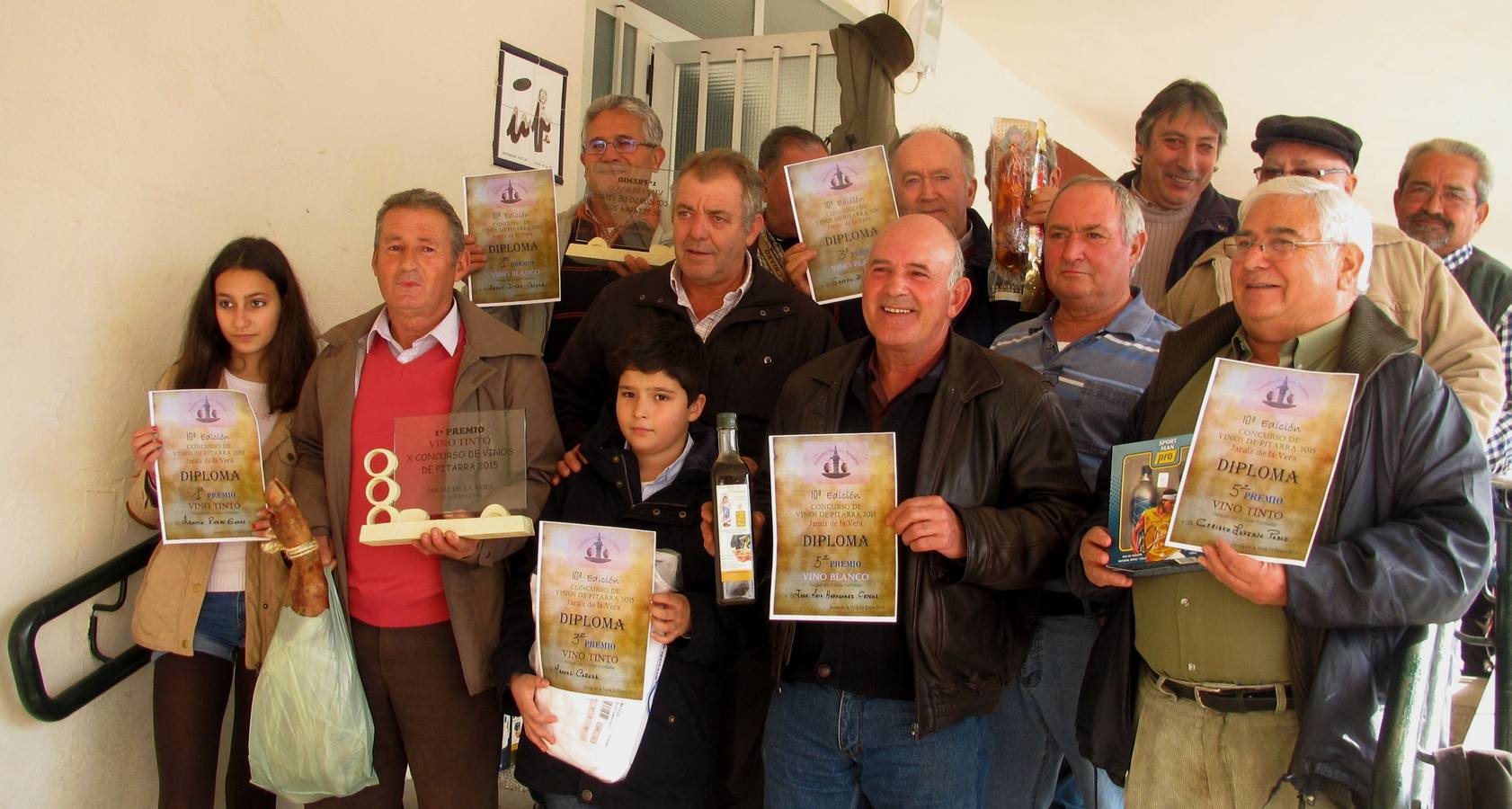 Los ganadores y premiados en el concurso.