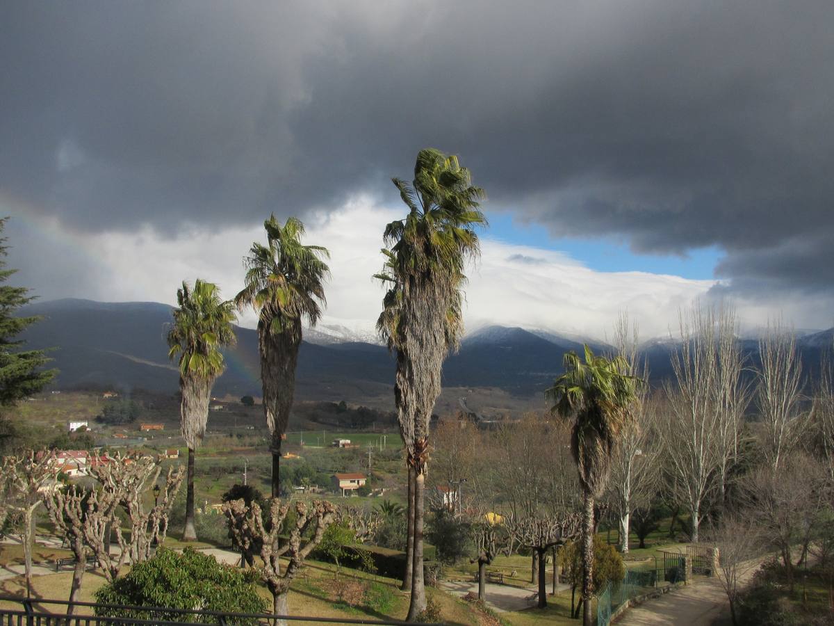 Visión de Gredos desde el parque Puente los Bolos.