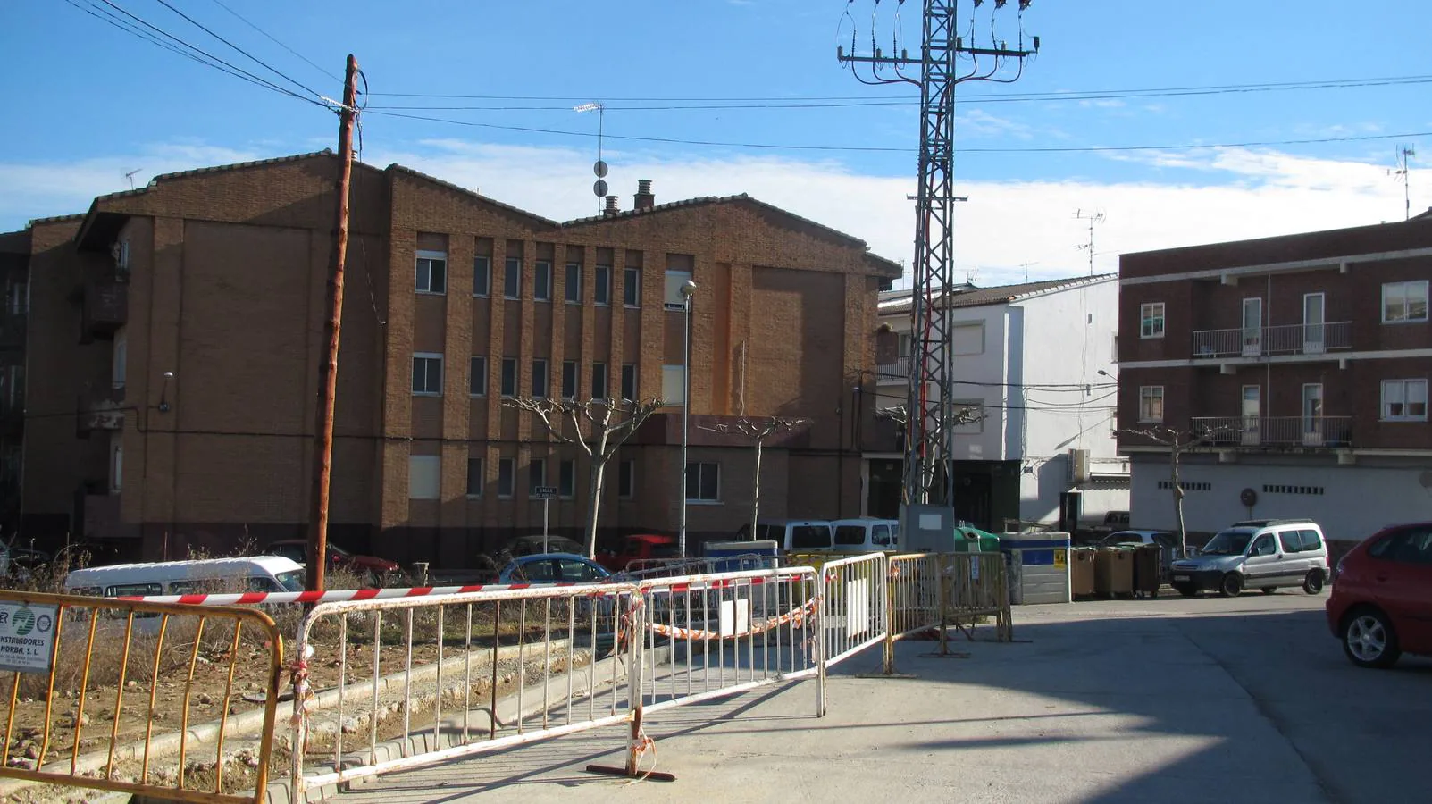 Obras para retirar la torre eléctrica. P.D.CRUZ