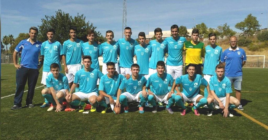 Jugadores y técnicos del Jaraíz juvenil.