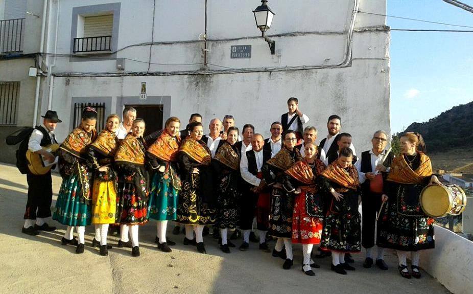 Foto de familia de Los Jarentinos.