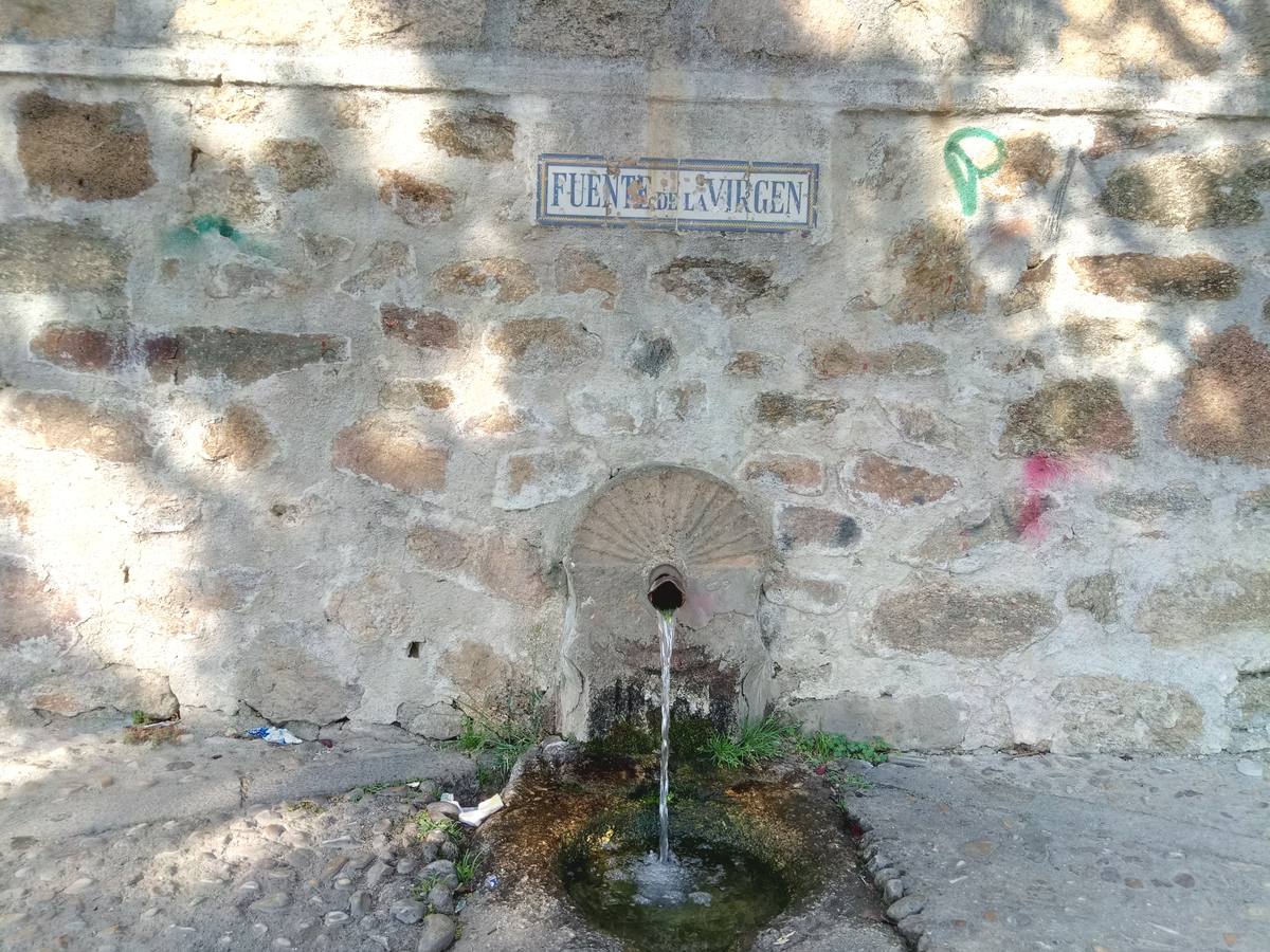 La fuente sin el pilón. 