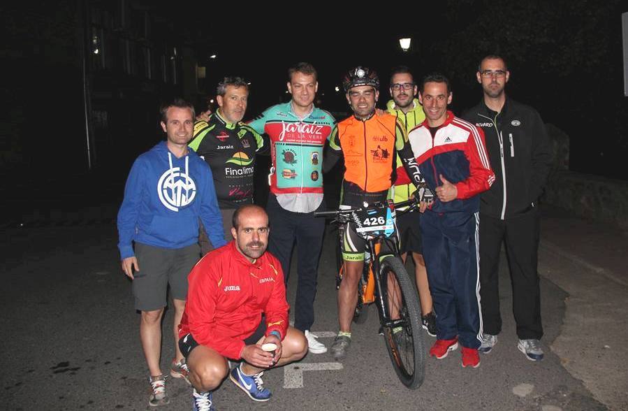 el equipo jaraiceño con el alcalde.