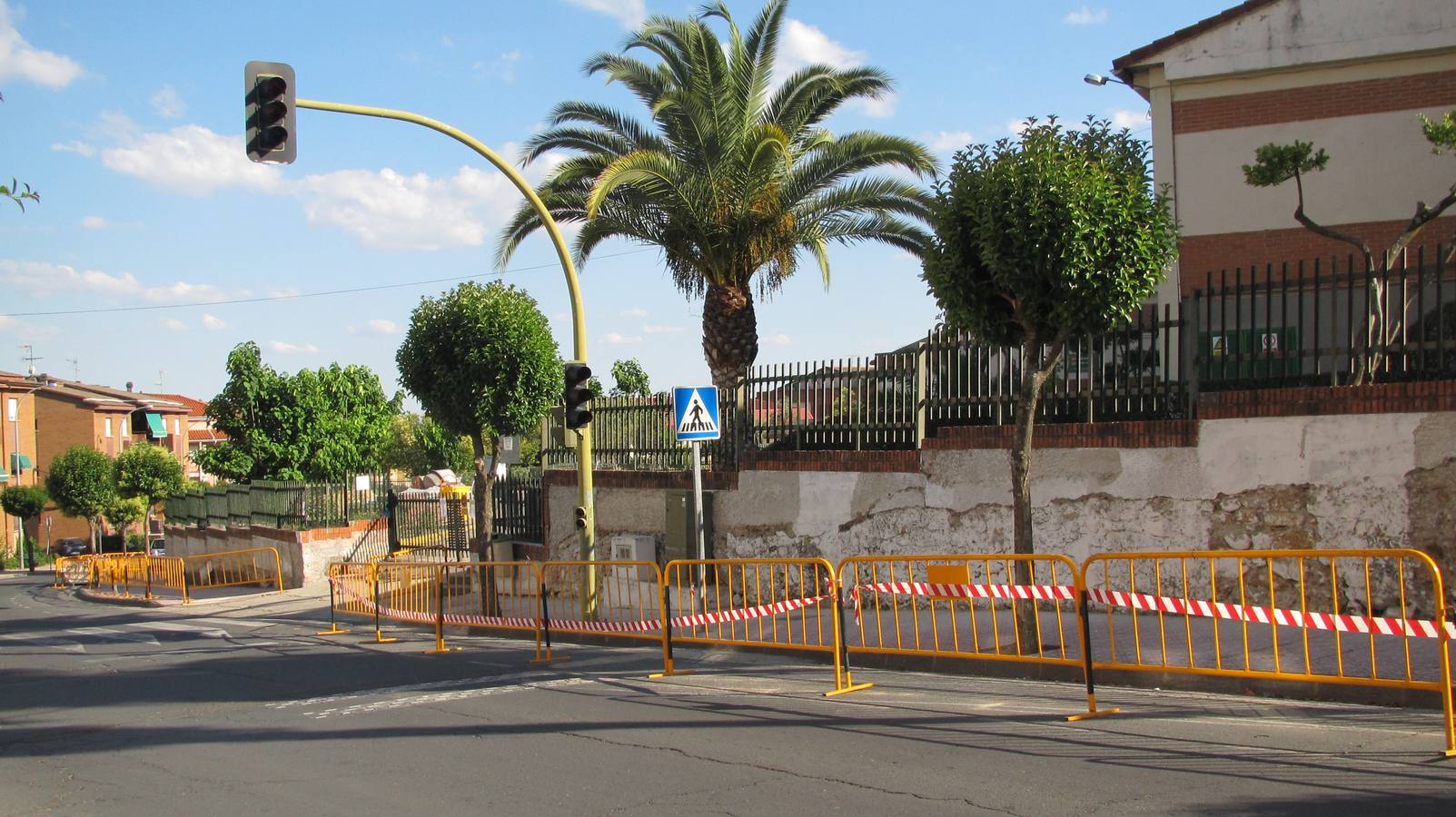 El Ayuntamiento repara el muro del colegio Gregoria Collado