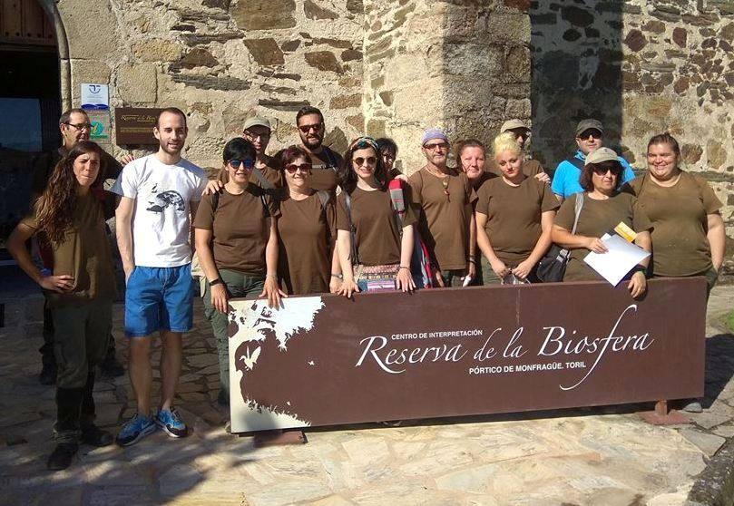 Los alumnos de la escuela profesional ‘Safariç Avanza’ asisten a las jornadas del descorche