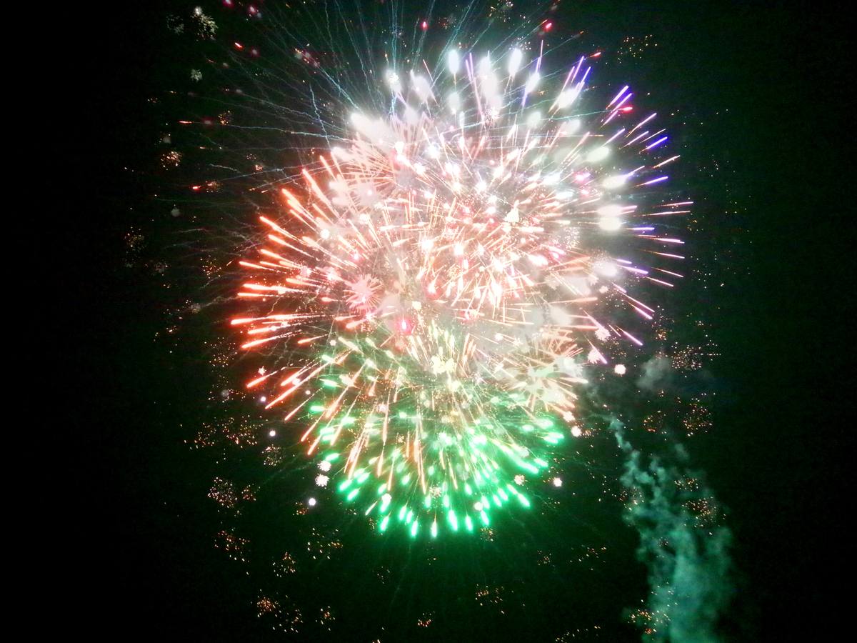 Las ferias agosteñas se despiden con fuegos artificiales