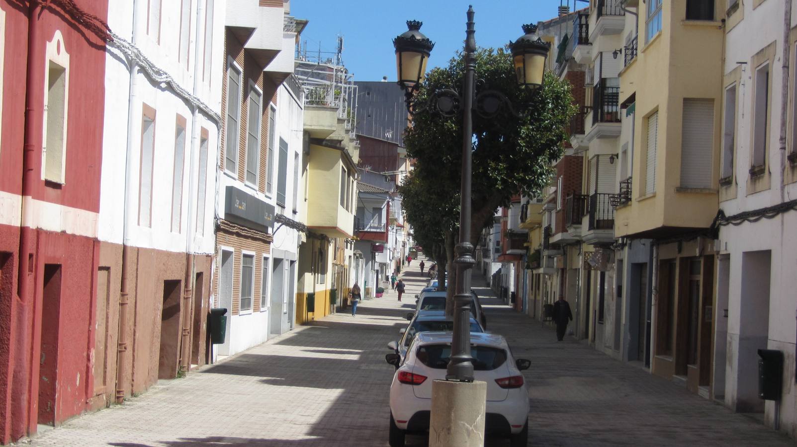 El pleno adjudica las obras de pavimentación de la avenida de Yuste